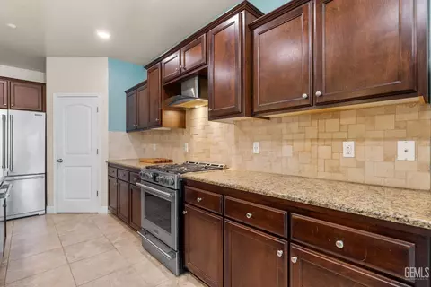 Entry Way - 3813 Timber Shade Way, Shafter, CA 93263 photo 7 of 12