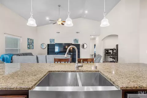 Entry Way - 3813 Timber Shade Way, Shafter, CA 93263 photo 9 of 12