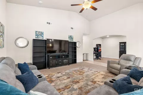 Entry Way - 3813 Timber Shade Way, Shafter, CA 93263 photo 5 of 12