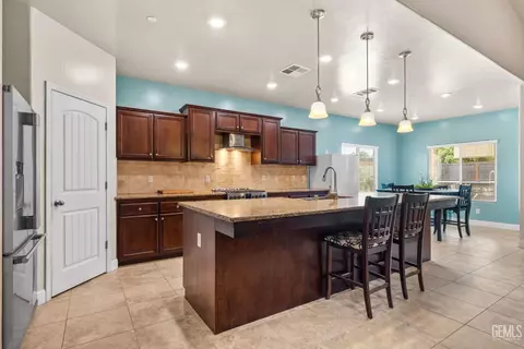 Kitchen - 3813 Timber Shade Way, Shafter, CA 93263 photo 1 of 4