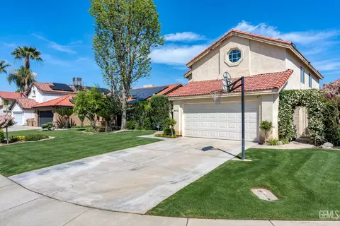 8612 Willow Spring Ct, Bakersfield, CA 93312