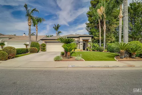 502 Lewisham St, Bakersfield, CA 93311