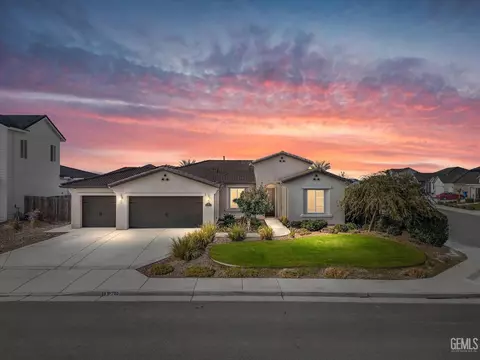 703 Chichester Ct, Bakersfield, CA 93314