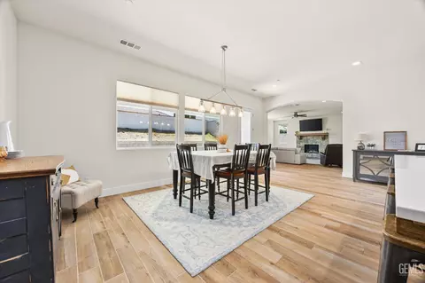 Dining - 506 Rosehaven Ln, Tehachapi, CA 93561 photo 3 of 3
