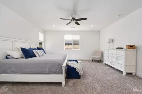 Bedroom - 506 Rosehaven Ln, Tehachapi, CA 93561 photo 2 of 8