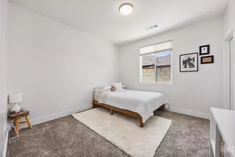 Bedroom - 506 Rosehaven Ln, Tehachapi, CA 93561 photo 3 of 8