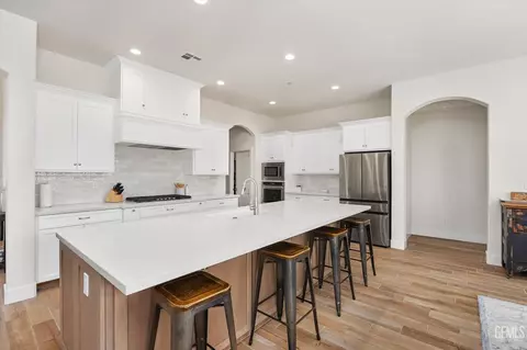 Kitchen - 506 Rosehaven Ln, Tehachapi, CA 93561 photo 1 of 3