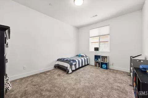 Bedroom - 506 Rosehaven Ln, Tehachapi, CA 93561 photo 7 of 8