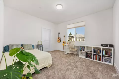 Bedroom - 506 Rosehaven Ln, Tehachapi, CA 93561 photo 5 of 8