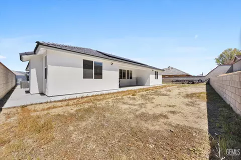 Exterior - 506 Rosehaven Ln, Tehachapi, CA 93561 photo 7 of 8