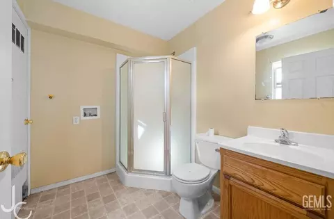 2115 G St, Bakersfield, CA 93301 photo 8