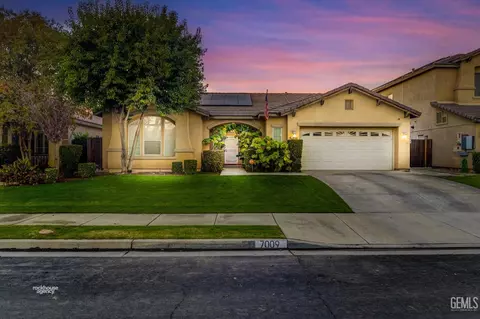 7009 Whitewater Falls Dr, Bakersfield, CA 93312