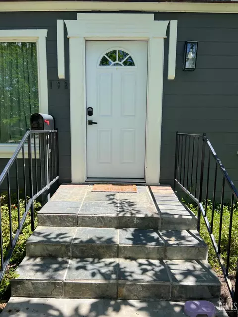 Entry Way - 132 Franklin Ave, Taft, CA 93268 photo 1 of 2