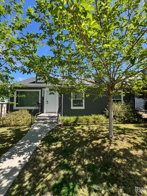 Exterior - 132 Franklin Ave, Taft, CA 93268 photo 2 of 8