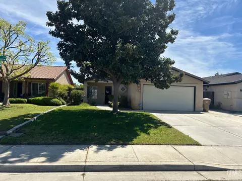 5821 Ragusa Ln, Bakersfield, CA 93308