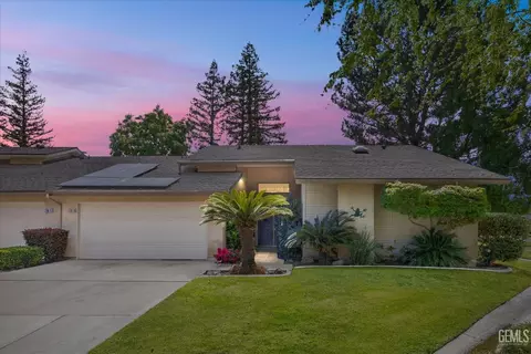 2200 El Portal Dr #16, Bakersfield, CA 93309