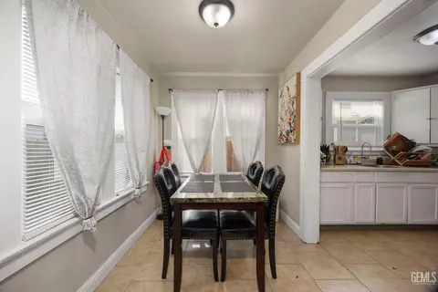 Dining - 911 P St, Bakersfield, CA 93304 photo 1 of 2
