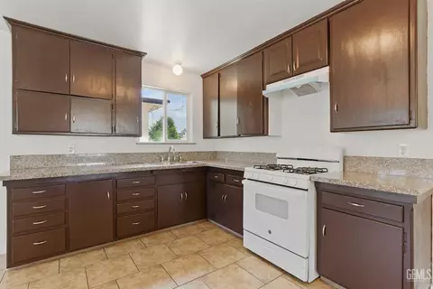 Kitchen - 302 C St, Wasco, CA 93280 photo 2 of 2