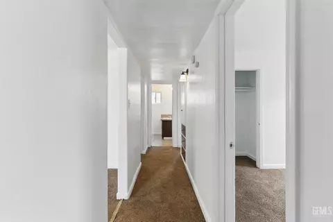 Entry Way - 302 C St, Wasco, CA 93280 photo 3 of 5