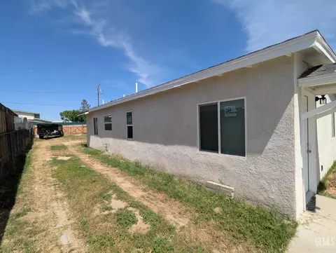 612 E 10th St, Bakersfield, CA 93307 photo 2