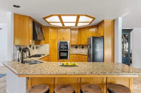 1512 Leaf Crest Ln, Bakersfield, CA 93314 photo 17