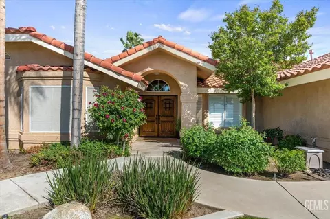 1512 Leaf Crest Ln, Bakersfield, CA 93314 photo 2