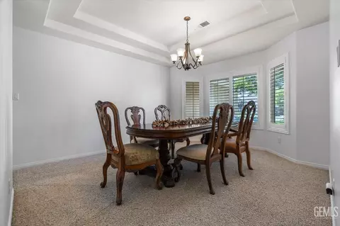 1512 Leaf Crest Ln, Bakersfield, CA 93314 photo 4