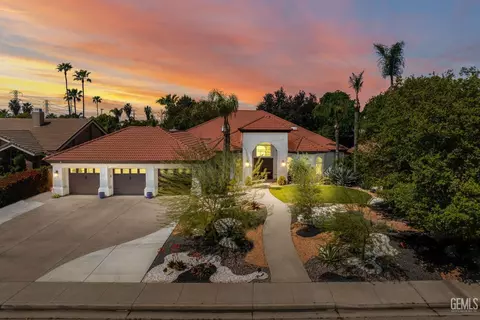 3121 Emerald Arbor St, Bakersfield, CA 93314