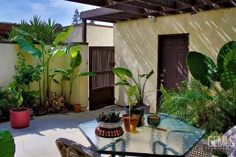 1347 Aquarius Ct, Bakersfield, CA 93309