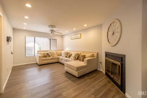 1001 Mohawk St #75, Bakersfield, CA 93309