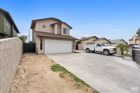 Exterior - 1209 Eubanks Ave, Bakersfield, CA 93307 photo 2 of 8