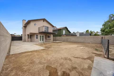 Exterior - 1209 Eubanks Ave, Bakersfield, CA 93307 photo 7 of 8