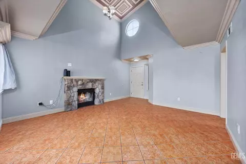 Living - 1209 Eubanks Ave, Bakersfield, CA 93307 photo 4 of 5