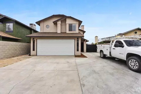 Exterior - 1209 Eubanks Ave, Bakersfield, CA 93307 photo 3 of 8