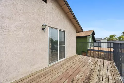 Exterior - 1209 Eubanks Ave, Bakersfield, CA 93307 photo 4 of 8