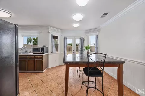 Dining - 1209 Eubanks Ave, Bakersfield, CA 93307 photo 1 of 2