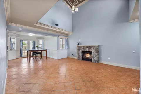 Living - 1209 Eubanks Ave, Bakersfield, CA 93307 photo 2 of 5