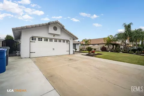 Exterior - 1907 5th Pl, Delano, CA 93215 photo 3 of 8
