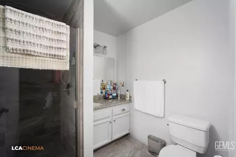 Bath - 1907 5th Pl, Delano, CA 93215 photo 2 of 2