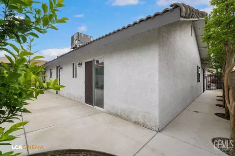 Exterior - 1907 5th Pl, Delano, CA 93215 photo 5 of 8
