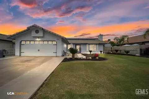 Exterior - 1907 5th Pl, Delano, CA 93215 photo 1 of 8