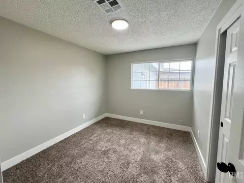 5908 Ream Way, Bakersfield, CA 93307 photo 15