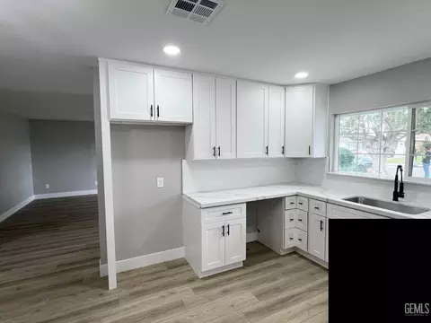 5908 Ream Way, Bakersfield, CA 93307 photo 7