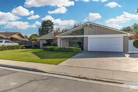 7505 Branding Iron Ct, Bakersfield, CA 93309