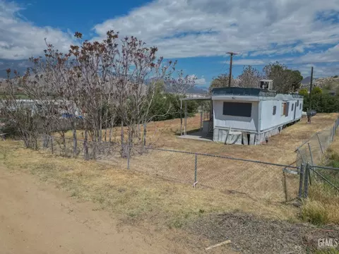 5700 Hooper Rd, Weldon, CA 93283 photo 4