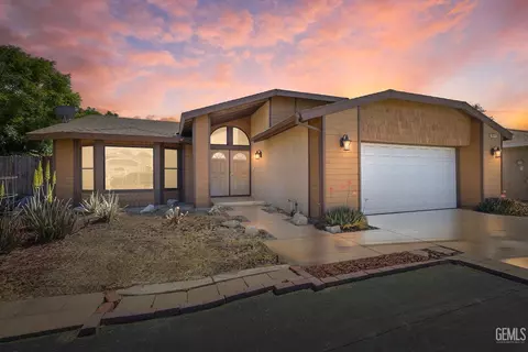 9317 Nickam Ct, Bakersfield, CA 93311
