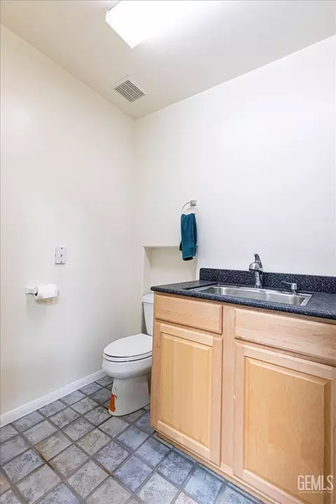 24051 Jacaranda Dr, Tehachapi, CA 93561 photo 50
