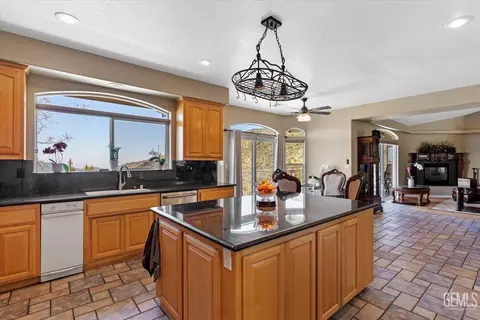 24051 Jacaranda Dr, Tehachapi, CA 93561 photo 18