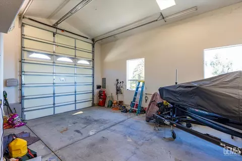 24051 Jacaranda Dr, Tehachapi, CA 93561 photo 48