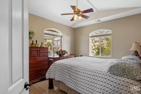 24051 Jacaranda Dr, Tehachapi, CA 93561 photo 27